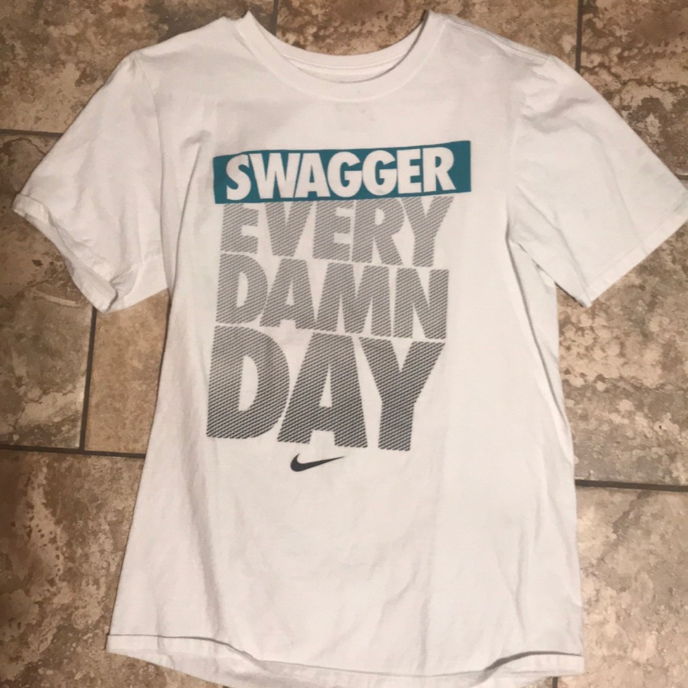 Small Nike tee